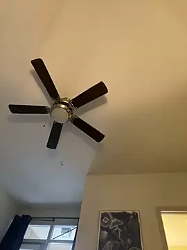 goldbuni online show from December 18, 1:34 pm