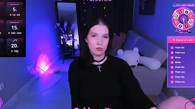 Snapshot of Lia_xxGirl chatting on December 15, 9:35 am Lia xxGirl online show from December 15, 9:35 am