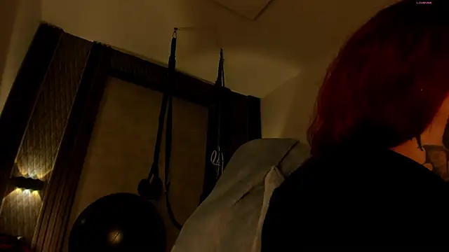 selene red  online show from November 13, 3:00 pm