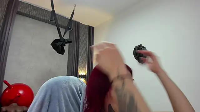 selene red  online show from February 9, 1:31 am