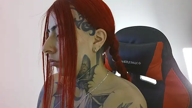 Snapshot of selene_red_ chatting on July 6, 3:03 pm selene red online show from July 6, 3:03 pm
