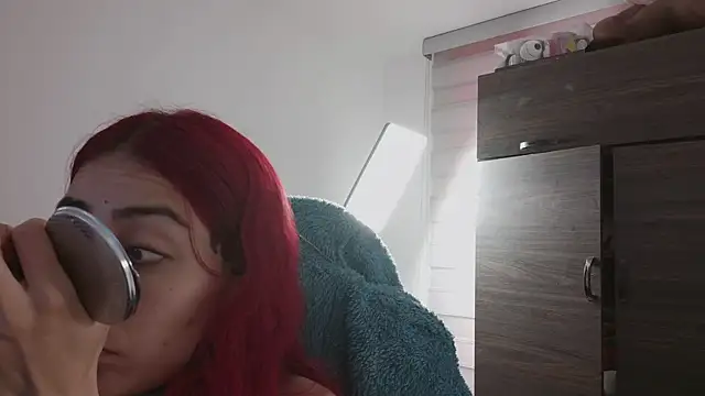 Snapshot of selene_red_ chatting on July 14, 2:12 pm selene red online show from July 14, 2:12 pm