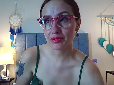 IberianMoonMK online show from February 8, 6:00 pm