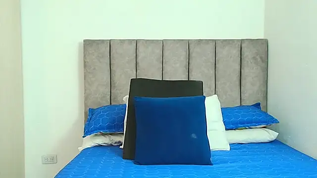 Snapshot of karina_lewis_ chatting on October 8, 3:48 am karina lewis online show from October 8, 3:48 am