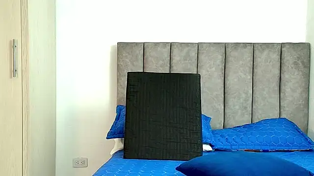 Snapshot of karina_lewis_ chatting on October 17, 3:53 am karina lewis online show from October 17, 3:53 am