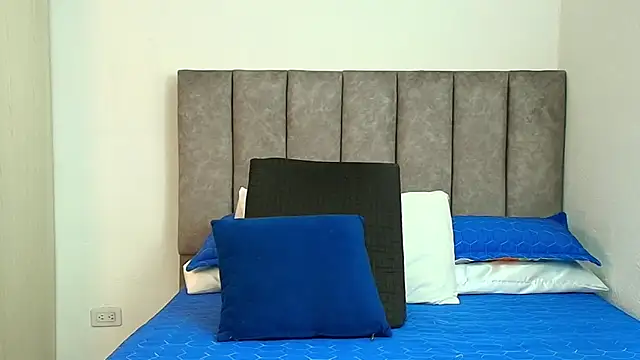 Snapshot of karina_lewis_ chatting on November 5, 3:50 am karina lewis online show from November 5, 3:50 am