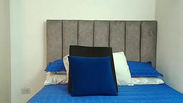 Snapshot of karina_lewis_ chatting on November 15, 3:59 am karina lewis online show from November 15, 3:59 am