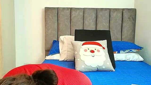 karina lewis  online show from December 16, 4:06 am