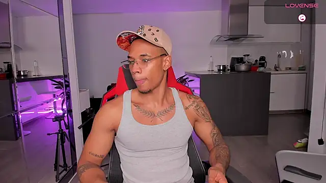 TROYWESLY- online show from February 11, 10:26 pm