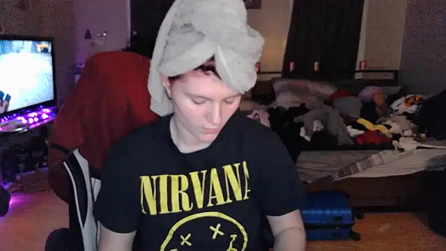 Elliewgfs online show from December 16, 1:31 am