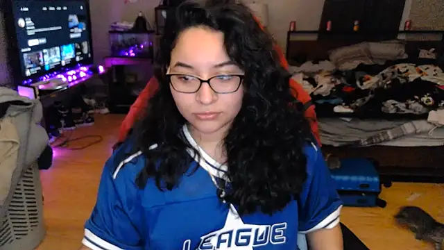 Elliewgfs online show from December 22, 2:28 am