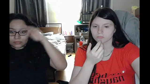 Elliewgfs online show from March 17, 2:08 am