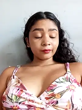 Snapshot of heleny901 chatting on February 19, 7:43 pm heleny901 online show from February 19, 7:43 pm