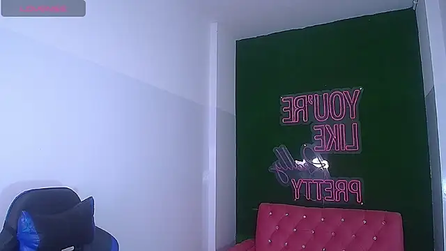 brenda a  online show from December 3, 10:28 am