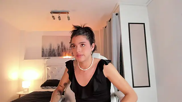 NoahCasstro online show from January 5, 9:57 pm