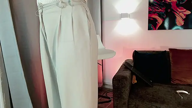 NoahCasstro online show from February 8, 2:15 am