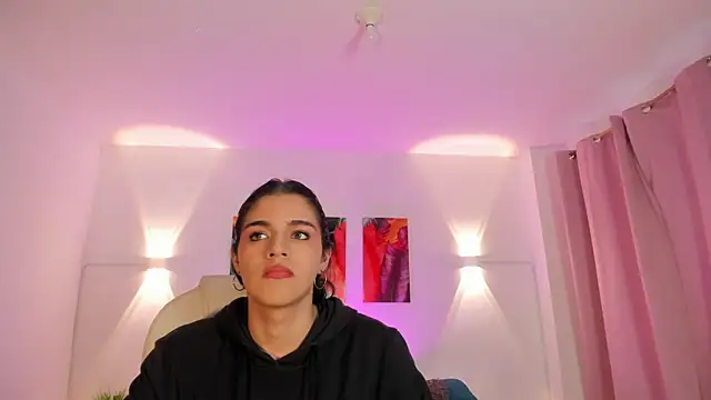 NoahCasstro online show from February 11, 2:24 pm