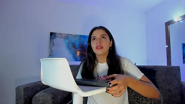 NoahCasstro online show from March 6, 7:43 pm