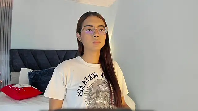 sara saenz99 online show from November 8, 8:07 pm