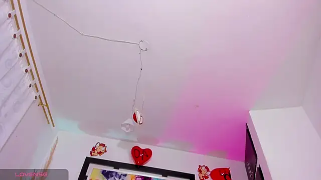 Snapshot of Scarlett_811 chatting on February 17, 9:19 pm Scarlett 811 online show from February 17, 9:19 pm