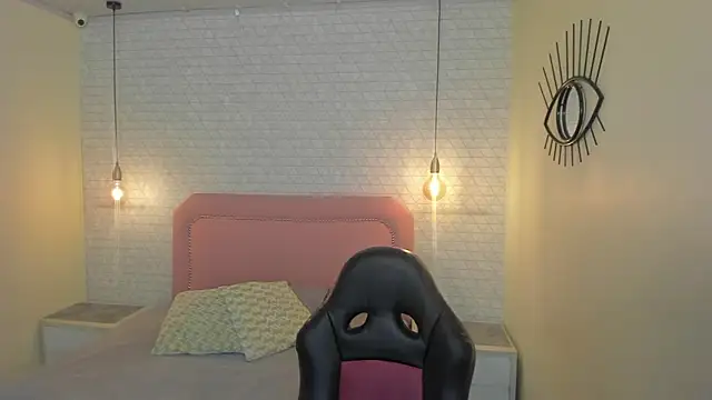 Kittytimberlake online show from April 7, 12:49 pm