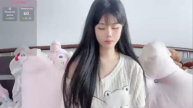 Qedgjwyz1 online show from April 17, 10:51 am