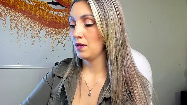 Snapshot of anny_sweet72 chatting on February 11, 12:58 pm anny sweet72 online show from February 11, 12:58 pm