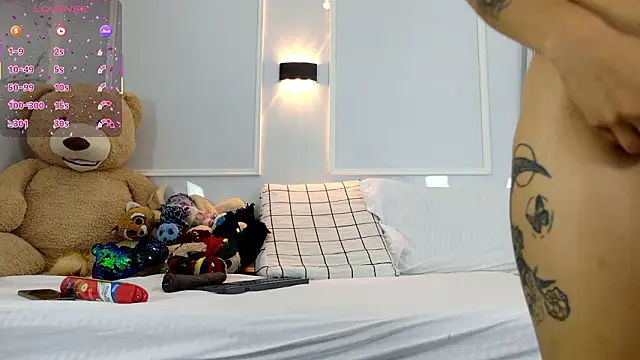 Snapshot of zorravioletta1 chatting on February 20, 1:11 pm zorravioletta1 online show from February 20, 1:11 pm