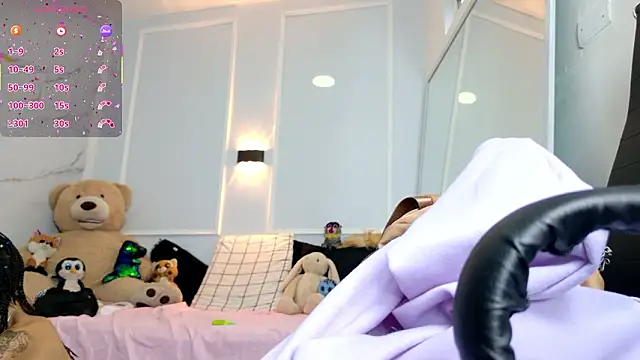 Snapshot of zorravioletta1 chatting on February 24, 11:41 am zorravioletta1 online show from February 24, 11:41 am