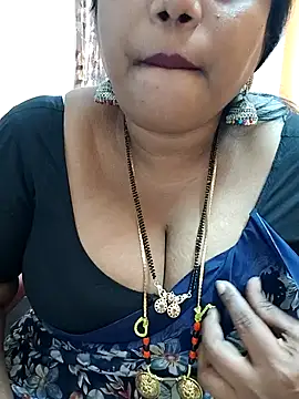 Snapshot of Swapna_143 chatting on December 10, 5:50 am Swapna 143 online show from December 10, 5:50 am