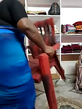 Snapshot of Swapna_143 chatting on December 14, 2:45 am Swapna 143 online show from December 14, 2:45 am