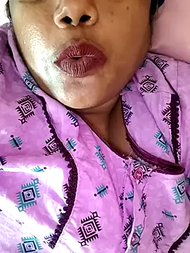 Snapshot of Swapna_143 chatting on December 24, 7:33 pm Swapna 143 online show from December 24, 7:33 pm