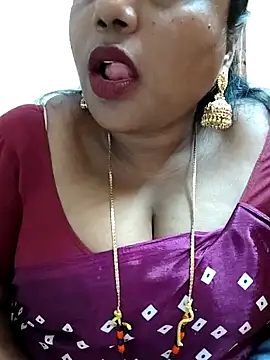 Snapshot of Swapna_143 chatting on December 25, 4:43 pm Swapna 143 online show from December 25, 4:43 pm