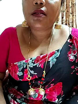 Snapshot of Swapna_143 chatting on February 2, 4:22 pm Swapna 143 online show from February 2, 4:22 pm