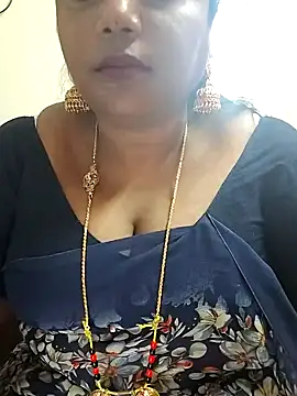 Snapshot of Swapna_143 chatting on February 4, 2:39 am Swapna 143 online show from February 4, 2:39 am