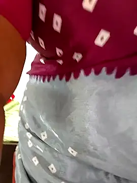 Snapshot of Swapna_143 chatting on March 13, 3:33 am Swapna 143 online show from March 13, 3:33 am