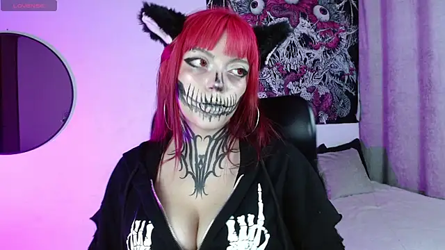 Snapshot of LilithMadness chatting on January 11, 3:55 am LilithMadness online show from January 11, 3:55 am