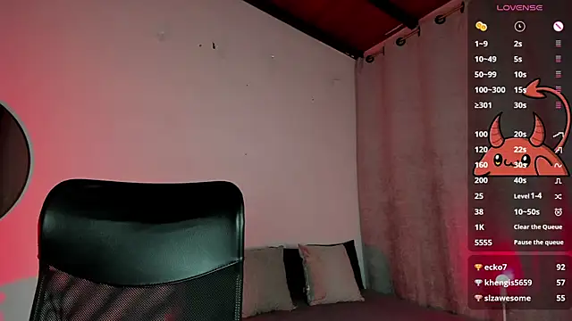 Snapshot of LilithMadness chatting on March 9, 9:46 am LilithMadness online show from March 9, 9:46 am