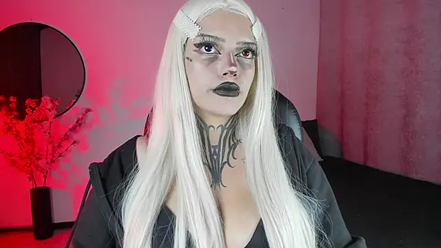 Snapshot of LilithMadness chatting on September 24, 3:21 am LilithMadness online show from September 24, 3:21 am