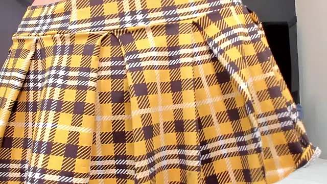 Snapshot of emily_mooon chatting on December 16, 9:31 pm emily mooon online show from December 16, 9:31 pm