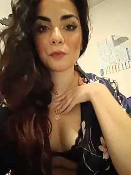 Saturnia Yvonne online show from December 6, 5:33 pm