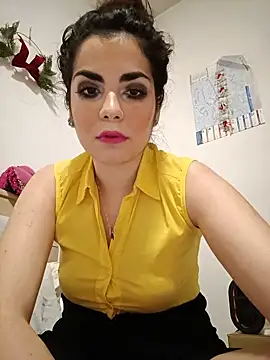 Saturnia Yvonne online show from January 31, 11:45 pm
