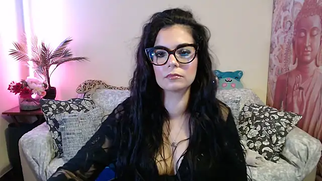 Saturnia Yvonne online show from September 27, 2:00 pm
