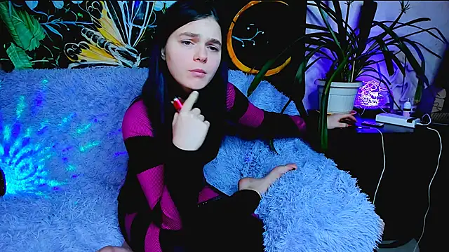 Snapshot of PussySaurus_ chatting on February 5, 1:00 pm PussySaurus online show from February 5, 1:00 pm