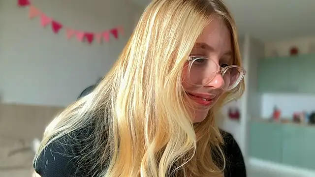 HoneyAudrey online show from October 21, 3:29 am