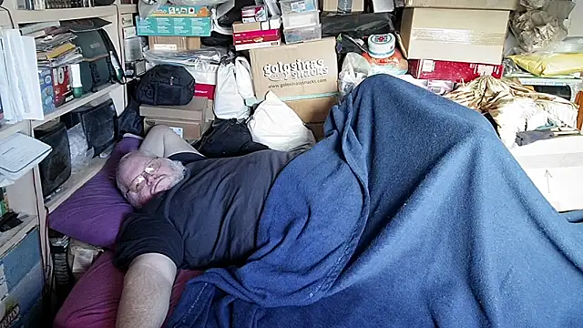 hadeszeuss2 online show from December 1, 3:39 pm