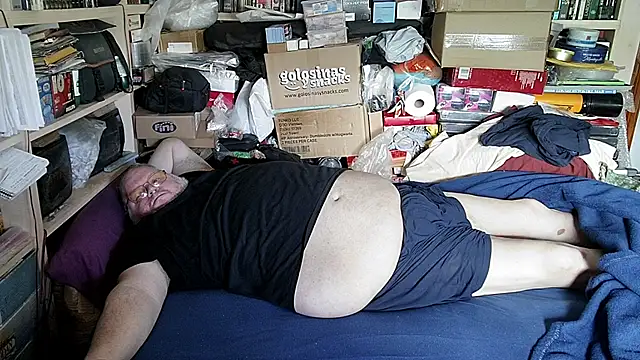 hadeszeuss2 online show from April 8, 1:44 pm