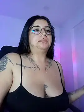 Devilsweet17 online show from February 2, 3:10 am