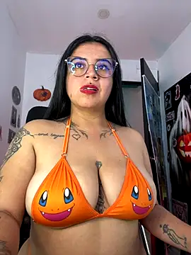 Devilsweet17 online show from October 23, 7:01 pm