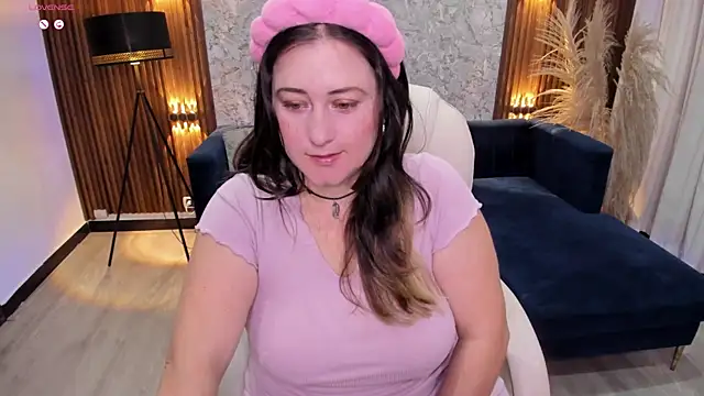 Snapshot of lenah_smith chatting on September 17, 11:34 am lenah smith online show from September 17, 11:34 am